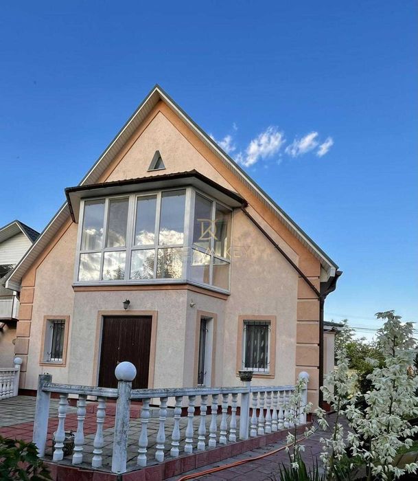 Продам теплий будинок 210кв, 3 спальні, камін, вихід до річки Осокорки