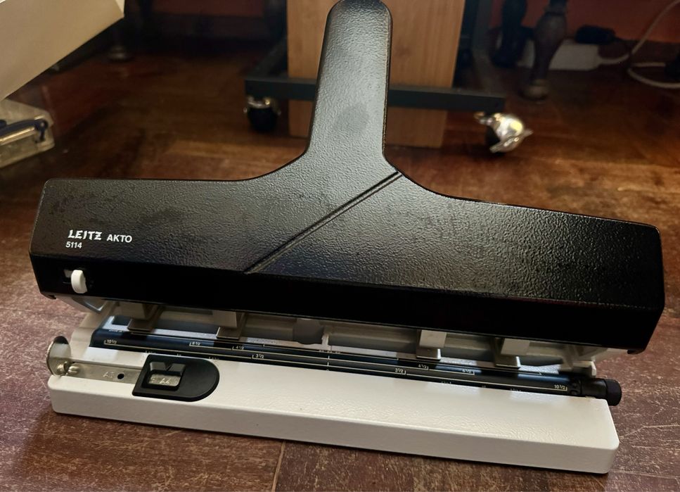 Furador Leitz Akto 5114