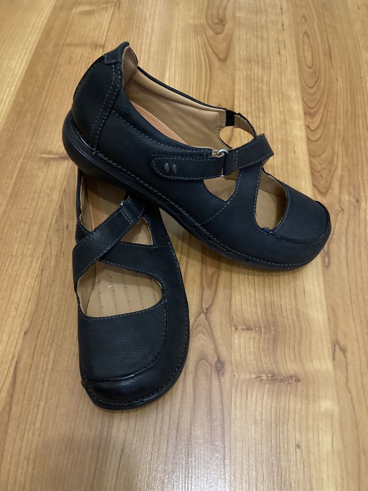 Туфли Clarks женские стелька 26,5 размер 41.Новые.