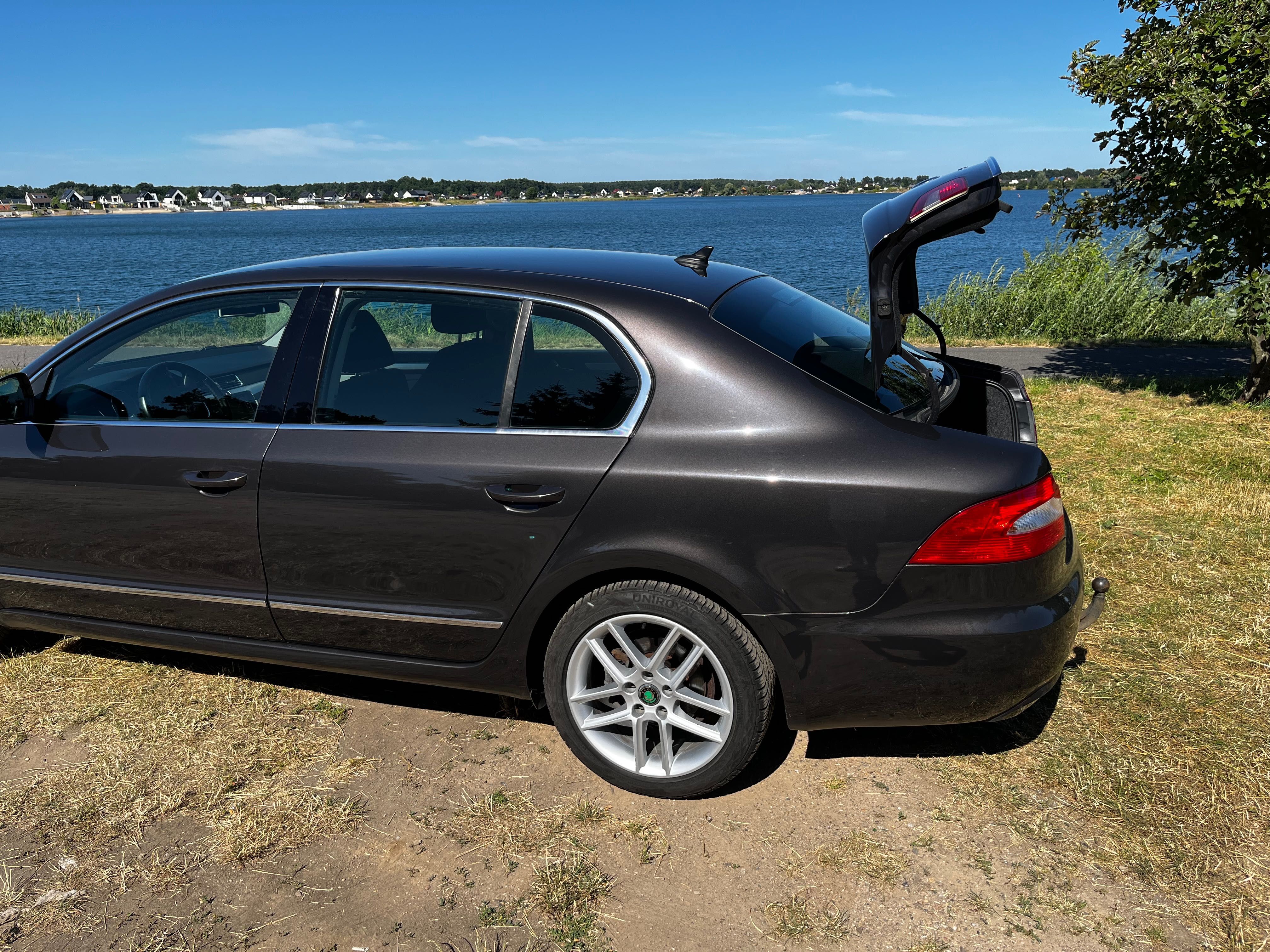 Skoda Superb 2011