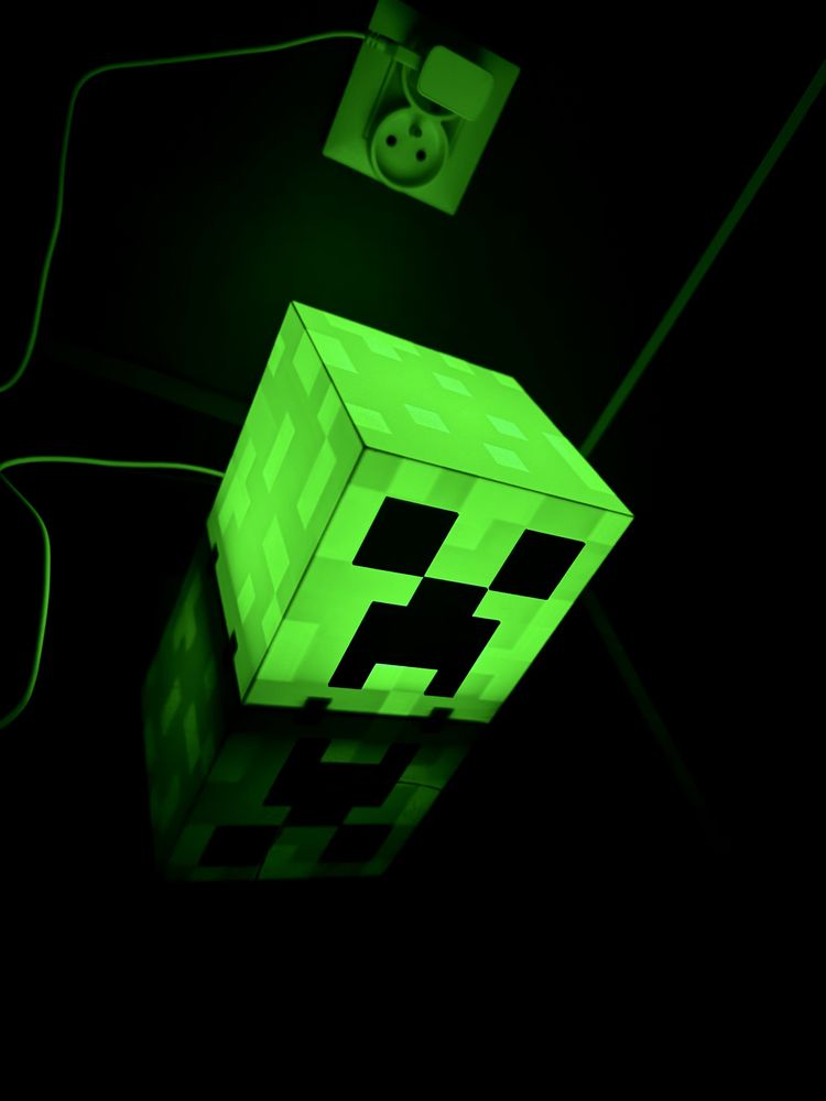 Lampka nocna Pixel Art zielona lampa na kabel USB