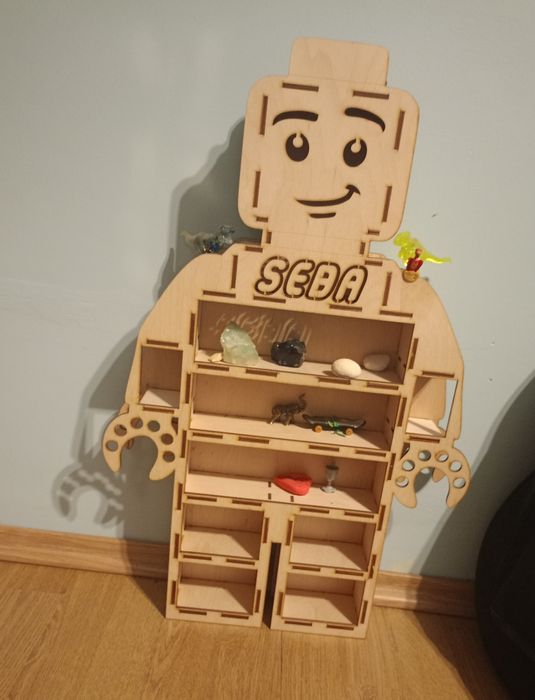 Półka świecąca w kształcie ludzika napis Seba