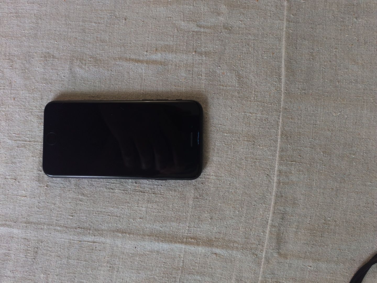 iPhone SE 2020 один власник