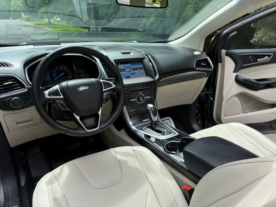 Ford Edge      2016