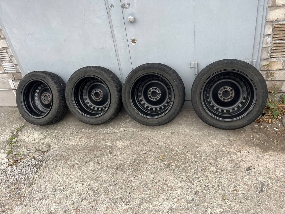 Продам комплект зимової гуми на штампованих дисках (Ford) R16 5×108.