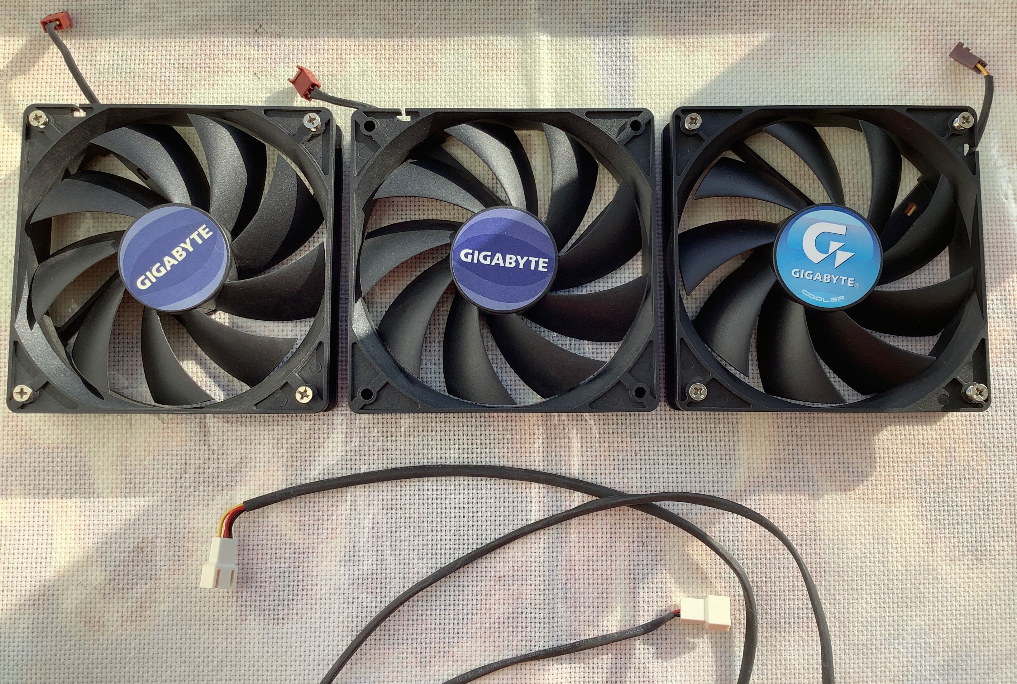 Вентилятор для компьютерного корпуса Scythe + Gigabyte размер 120 мм