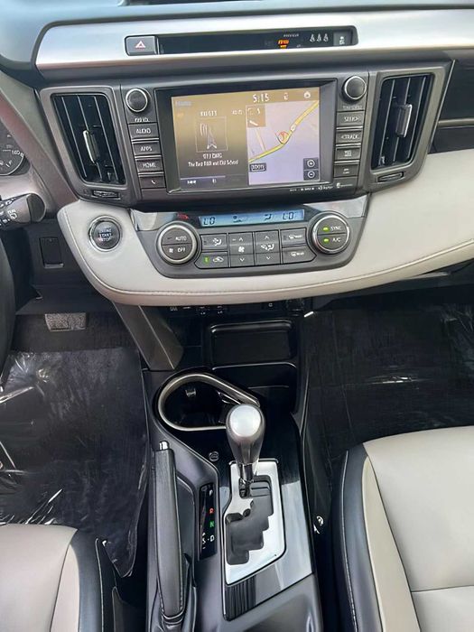 Toyota RAV4      2018