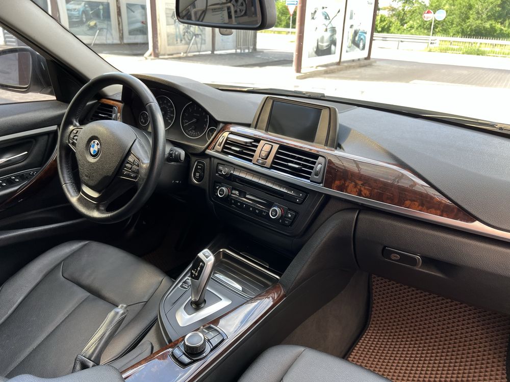 Продам BMW 320i