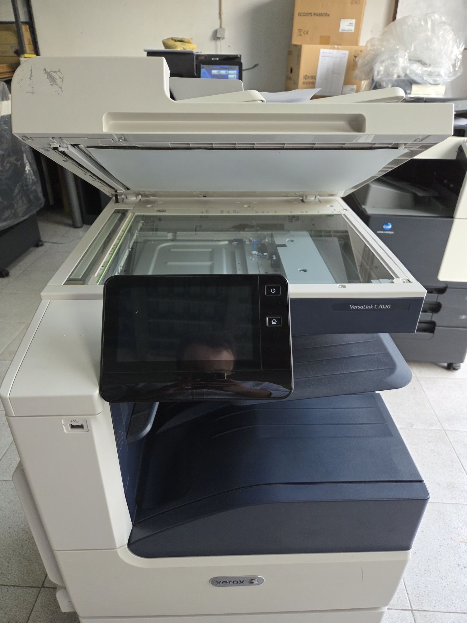 Impressora Multifunções Xerox Versalink C7020