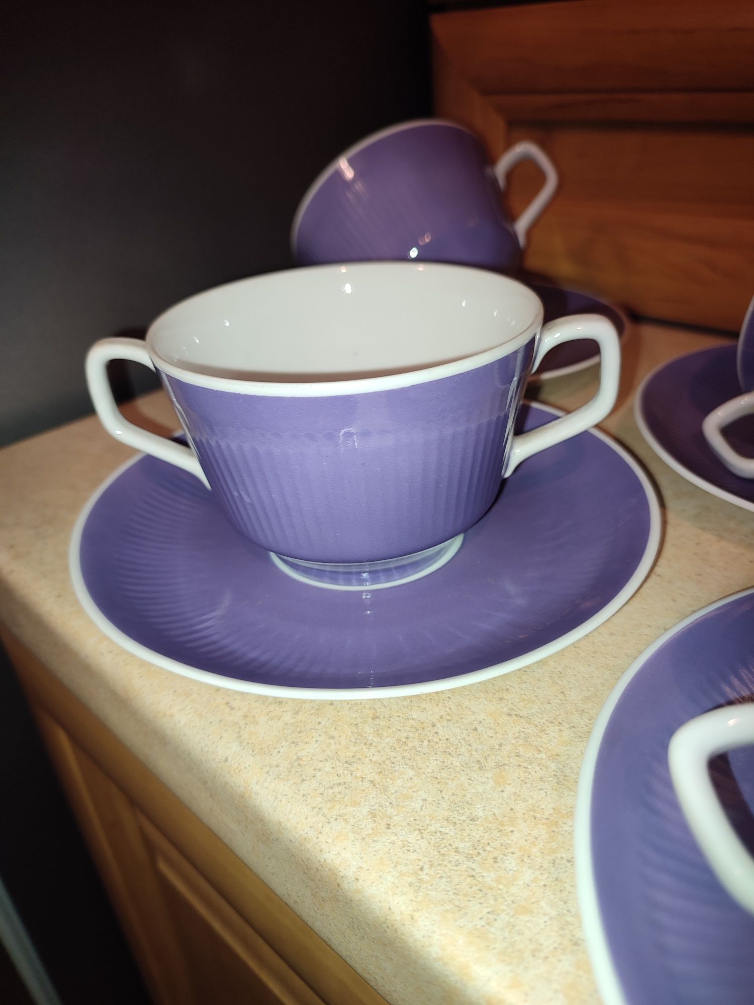 Śliczna stara bulionówka ze spodkiem porcelana Wałbrzych