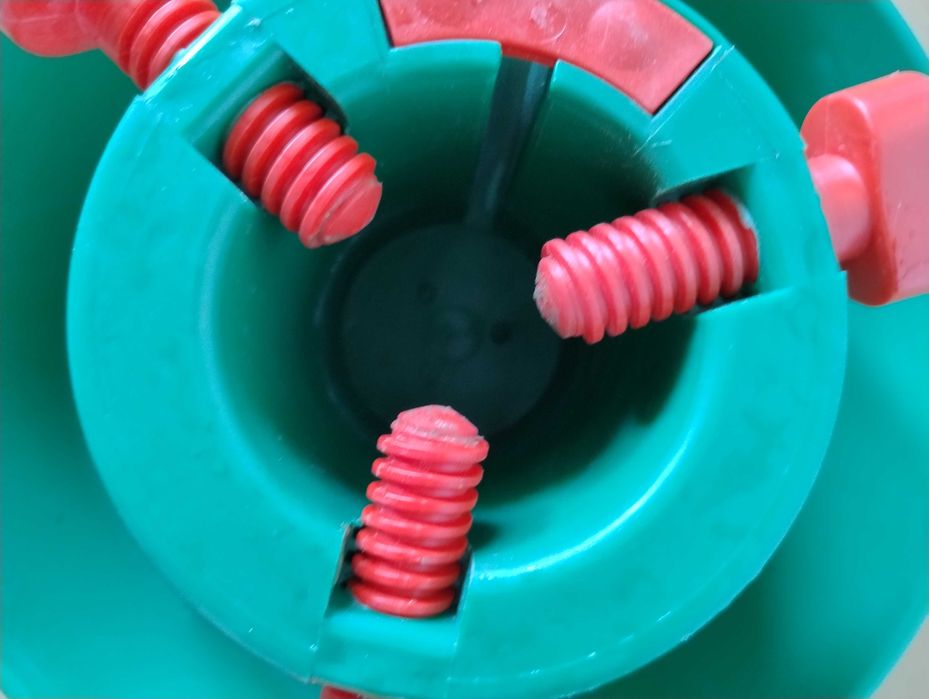 Stojak podstawka pod choinkę z pojemnikiem na wodę, wieszak na ubrania