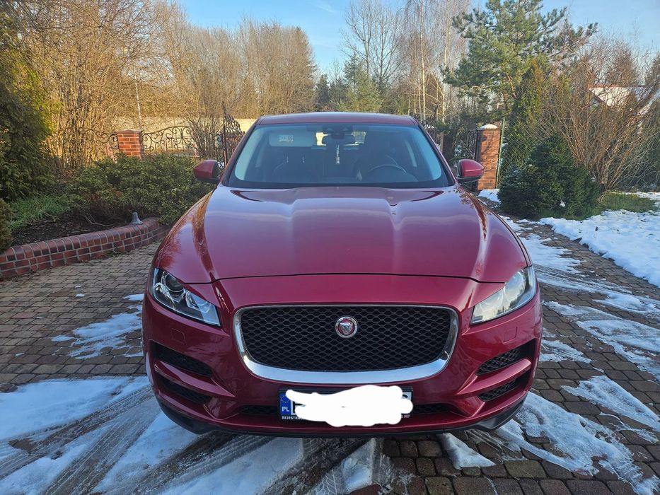 Jaguar F-Pace Jaguar F Pace 4x4 180km czerwony zadbany