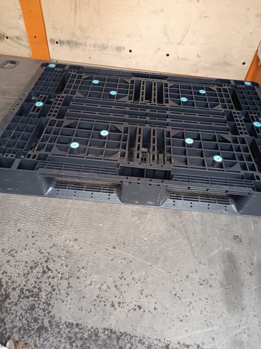Paleta 120x80 plastikowa czarna lub inna posiadam różne wymiary !