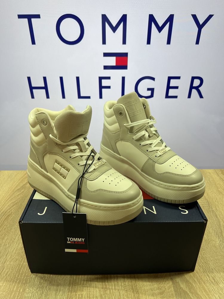 Tommy Hilfiger Jeans Снікерcи Tjw Retro Basket Mc Lace Up EN0EN02422