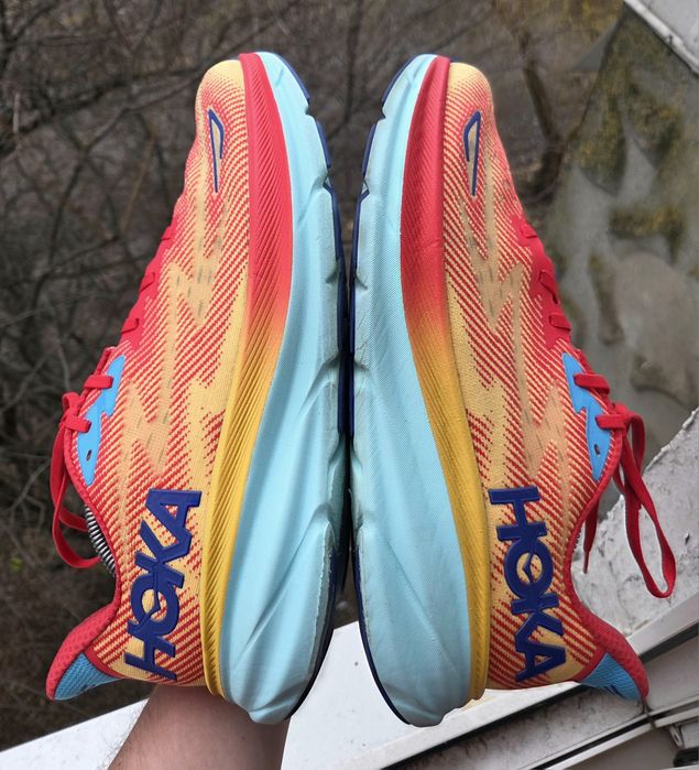 45.5р Hoka Clifton 9 чоловічі спортивні кросівки