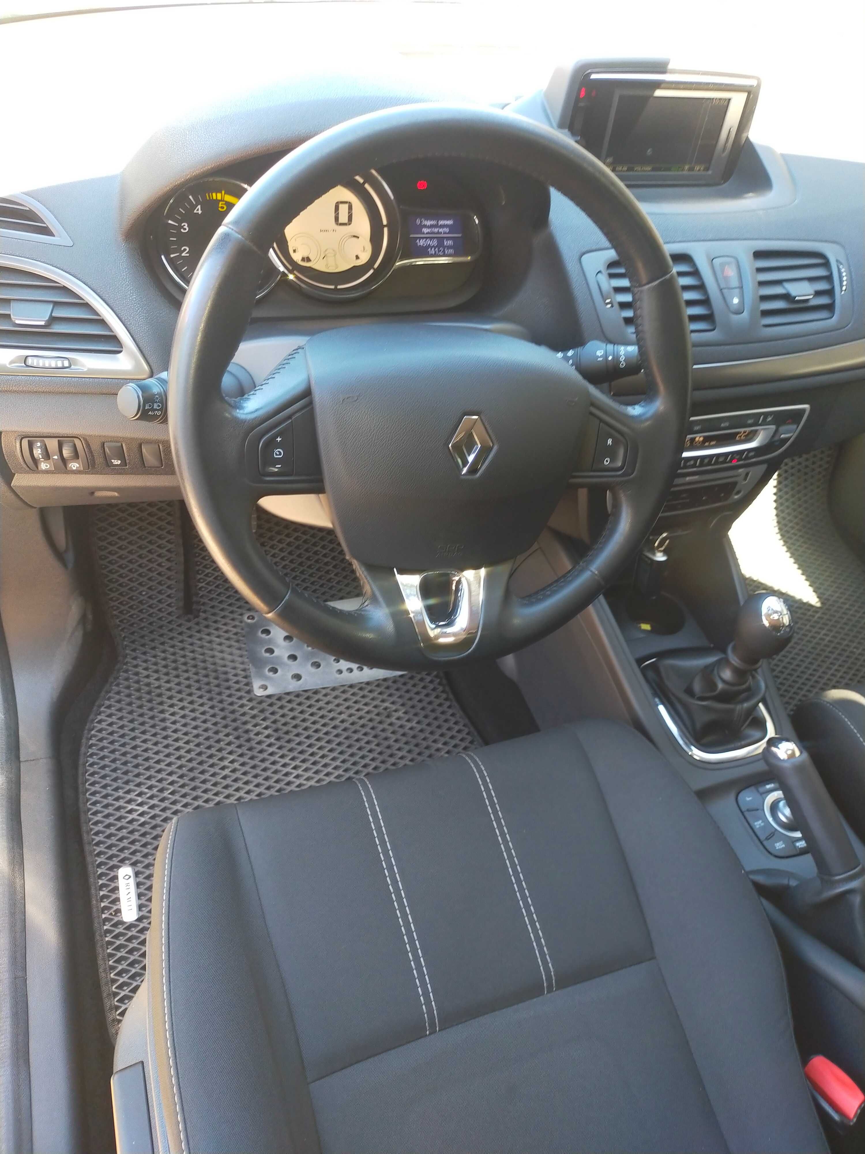 Renault Megane 1.5 dci 81 kw 2015 року