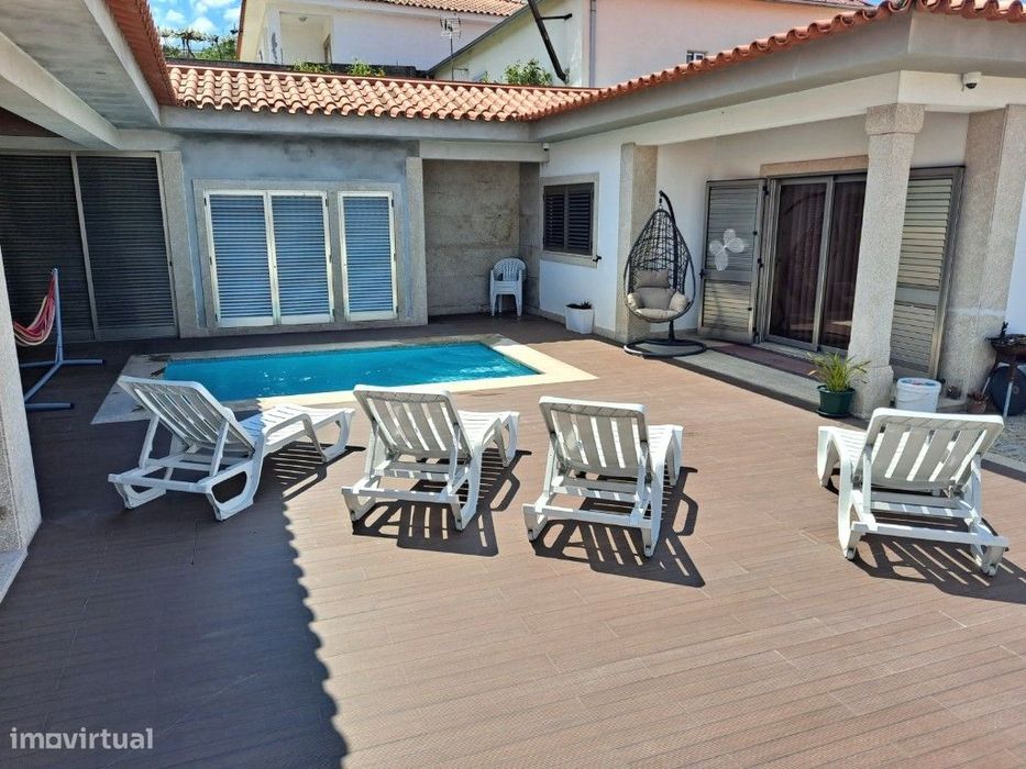 Moradia T3 Térrea 3 frentes P/ habitar - Duas Igrejas (Paredes) - C/ p