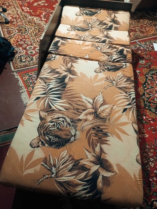 Маленький диванчик