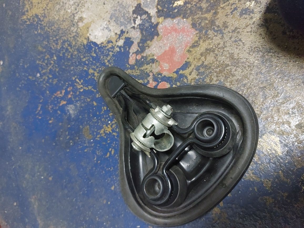 Bancos bicicleta e bomba de ar