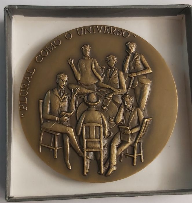 Medalhas Fernando Pessoa/D Maria II