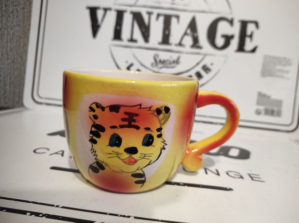 Чашка яркая, цветная с детским рисунком тигренка