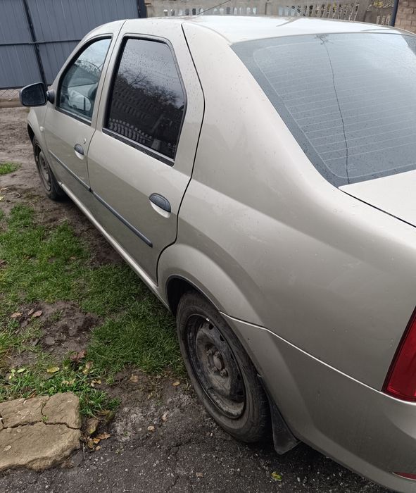 Рено логан 2011р