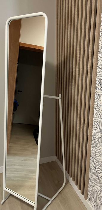 Lustro stojące z wieszakami - IKEA KNAPPER