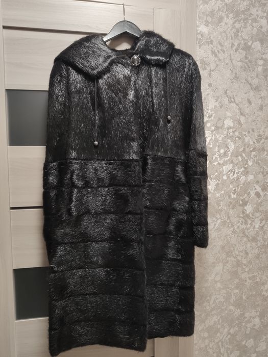 Жіноча шуба з нутрії