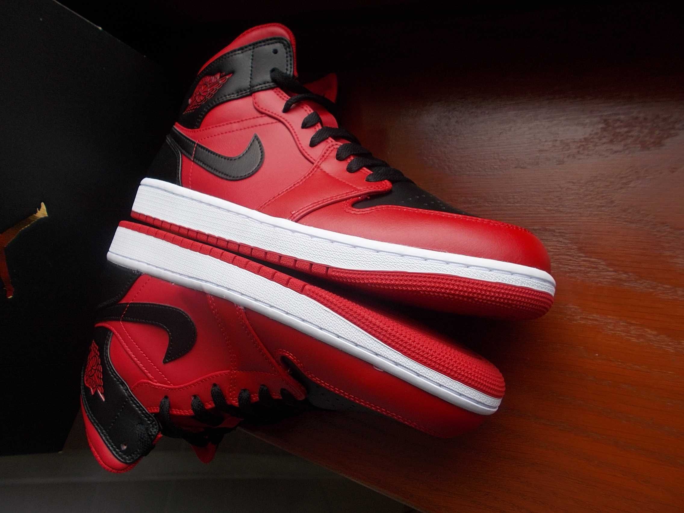 (r. Eur 44,5- 28,5 cm) Nike Jordan 1 Mid Reverse Bred 554724,-660