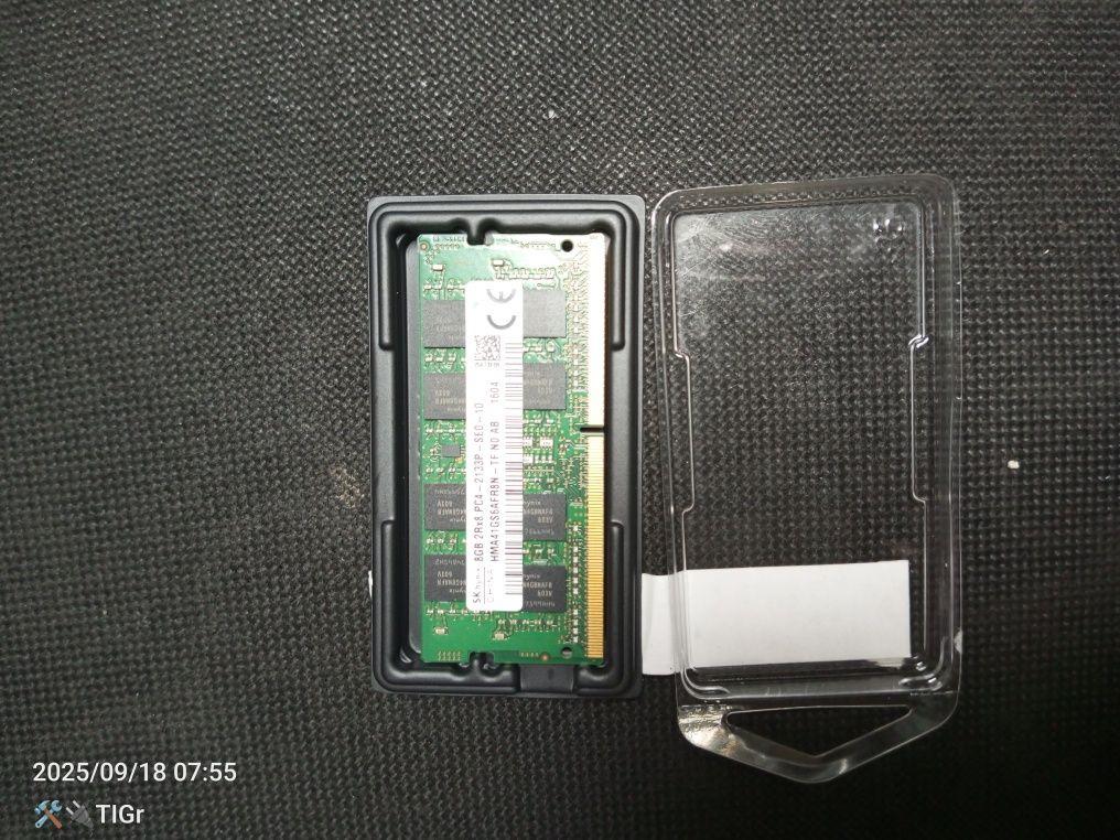 Пам'ять DDR4 8 ГБ
Об'єм: 8 ГБ.
Тип пам'яті: DDR4.
Швидкість/Частот