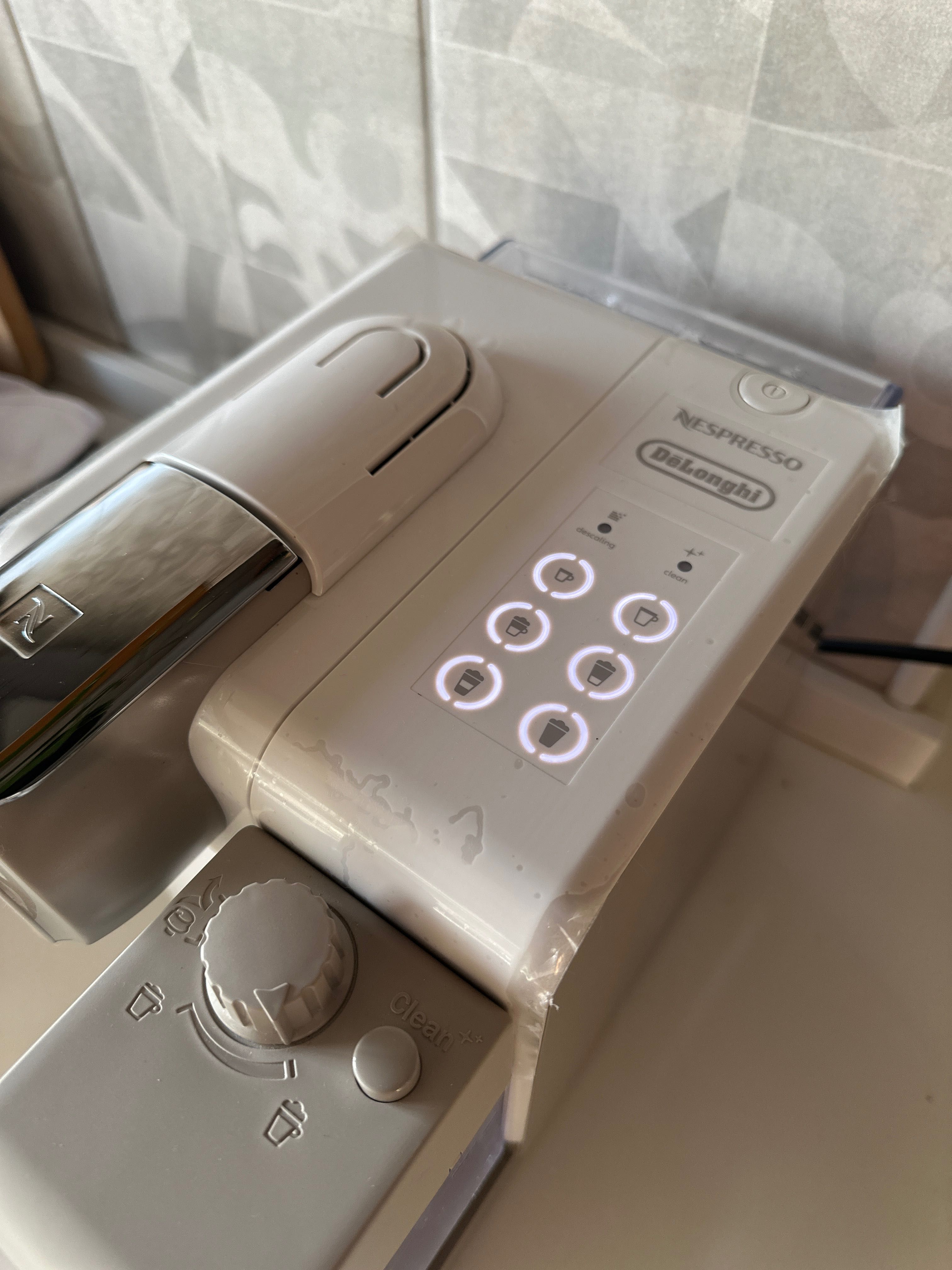 Máquina café Nespresso delonghi lattissima touch