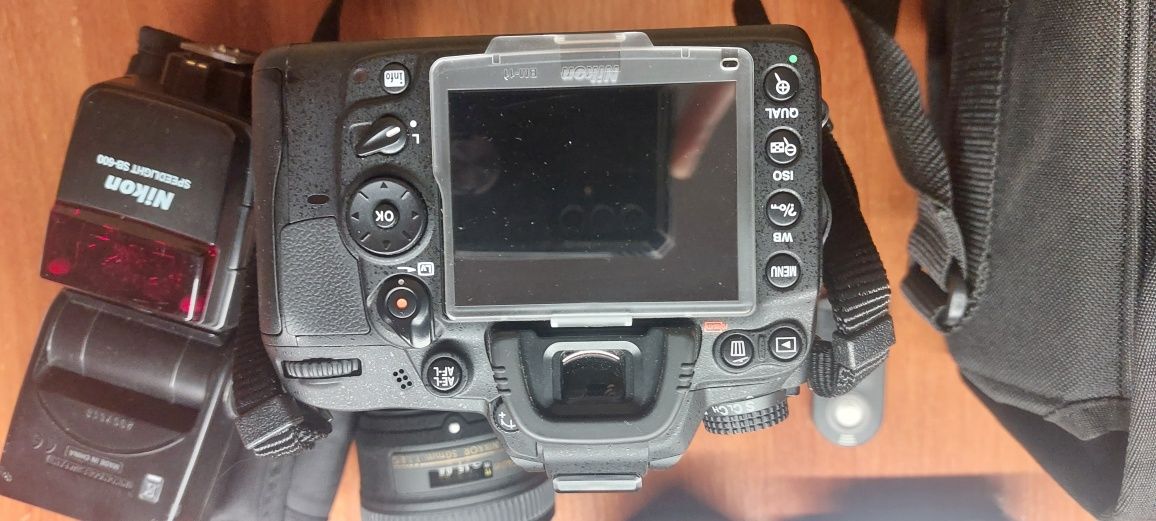 Nikon D7000 комплект