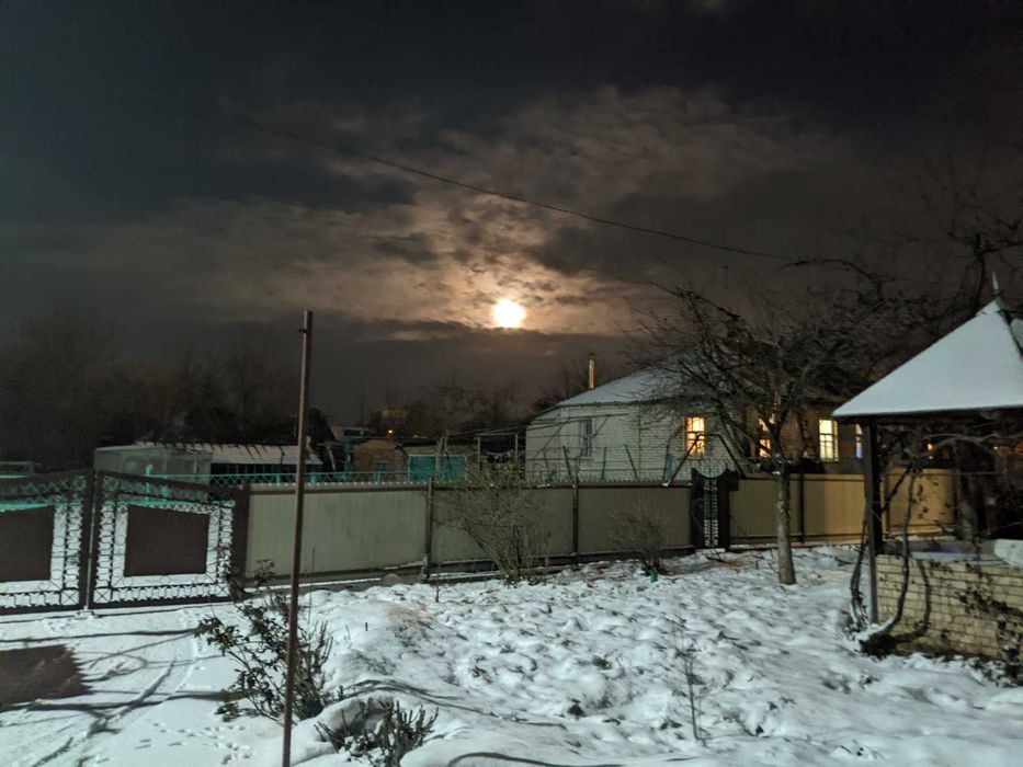 Продается дом с закрытым выходом к озеру. Словянск.