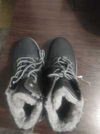 Зимові ботинки сірого кольору 39 розмір