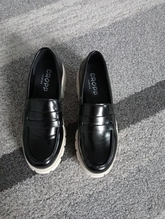 Mokasyny damskie czarne Cropp 37