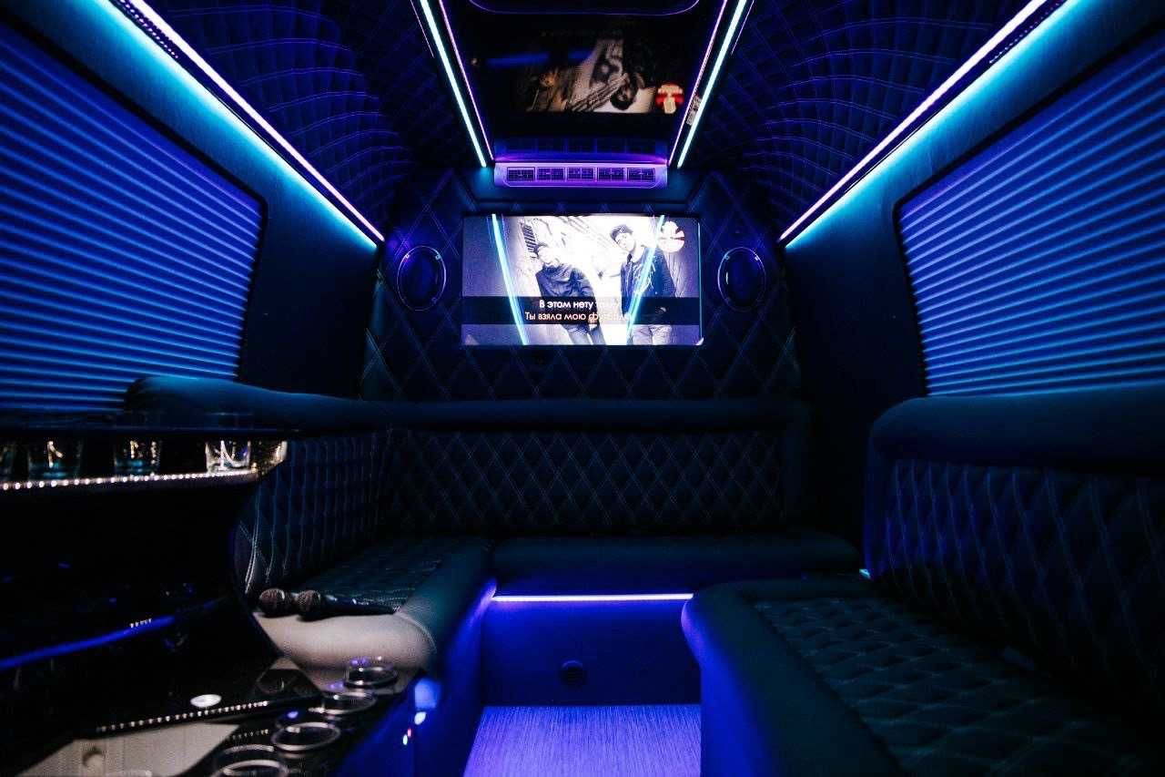 Wynajem Wypożyczalnia Samochodów PARTY BUS