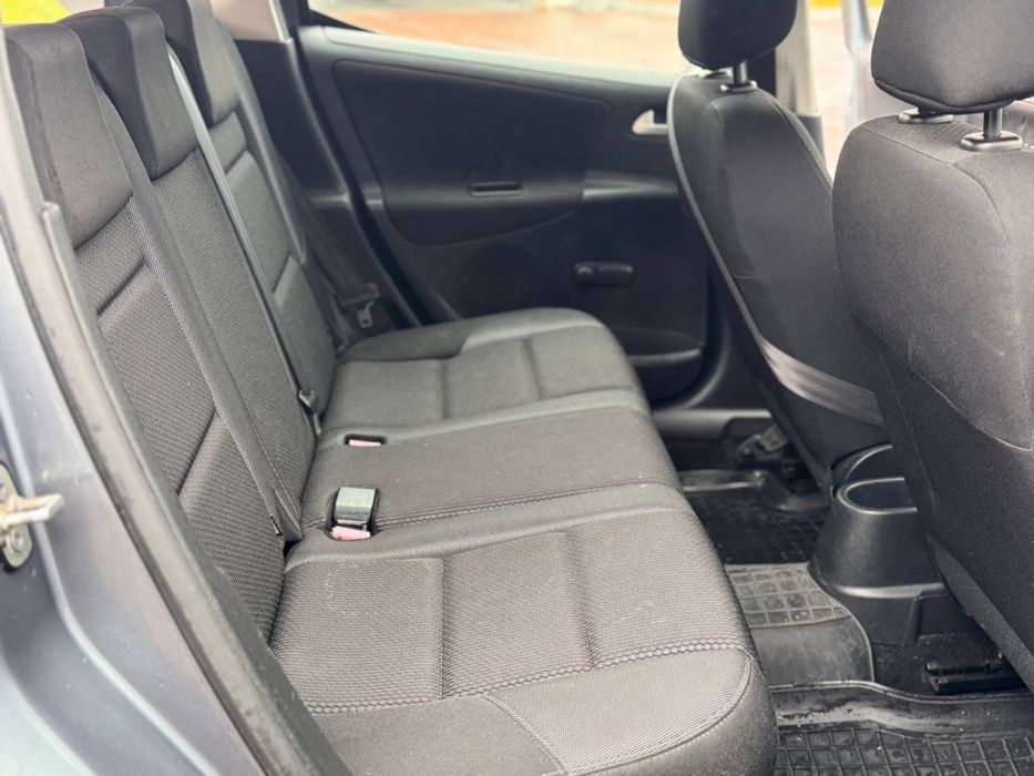 Peugeot 207sw 2010 року