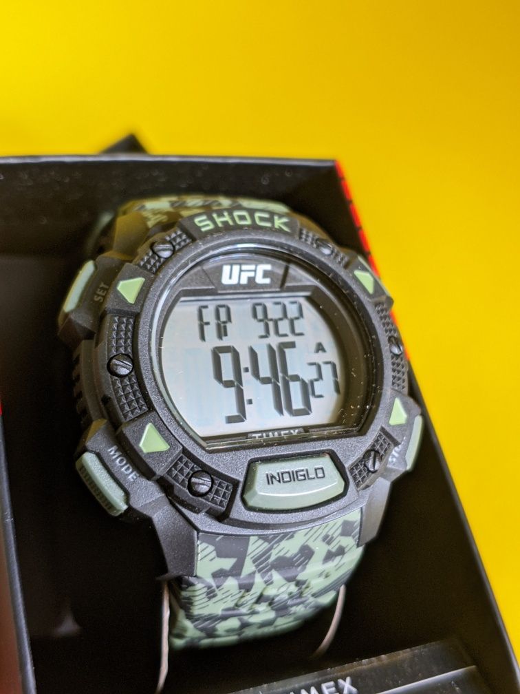 протиударний годинник Timex UFC Core Shock