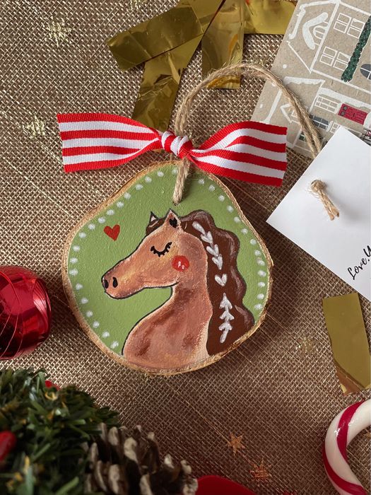 Ялинкова прикраса ручної роботи з символом 2026 року