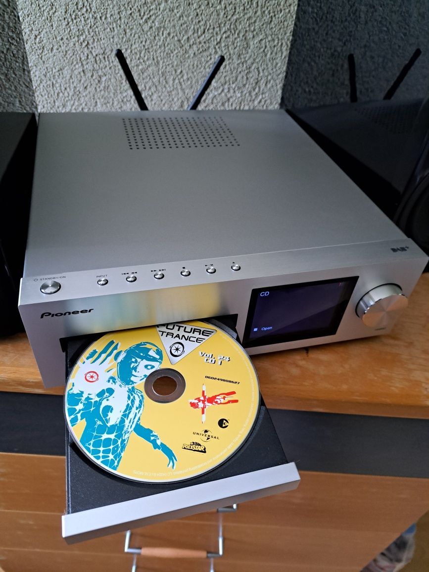 Amplituner  Pioneer HM86D