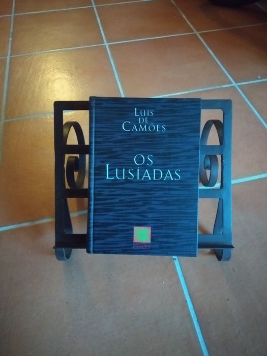 Suporte para livro decorativo em ferro forjado