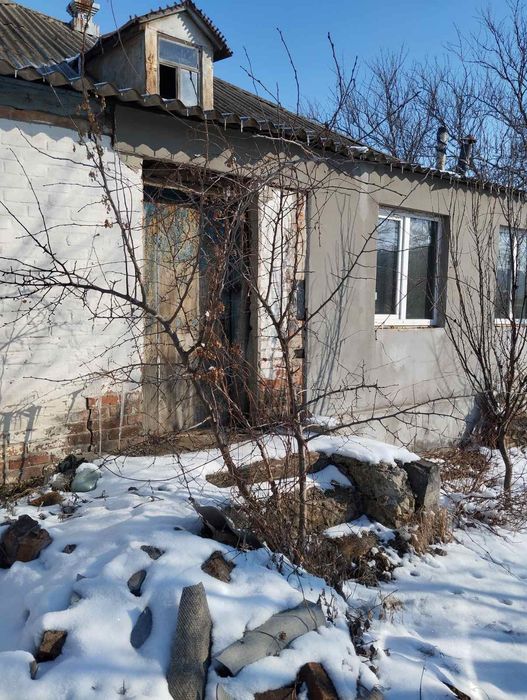 Продам дом в центре п Андреевка Балаклейского района