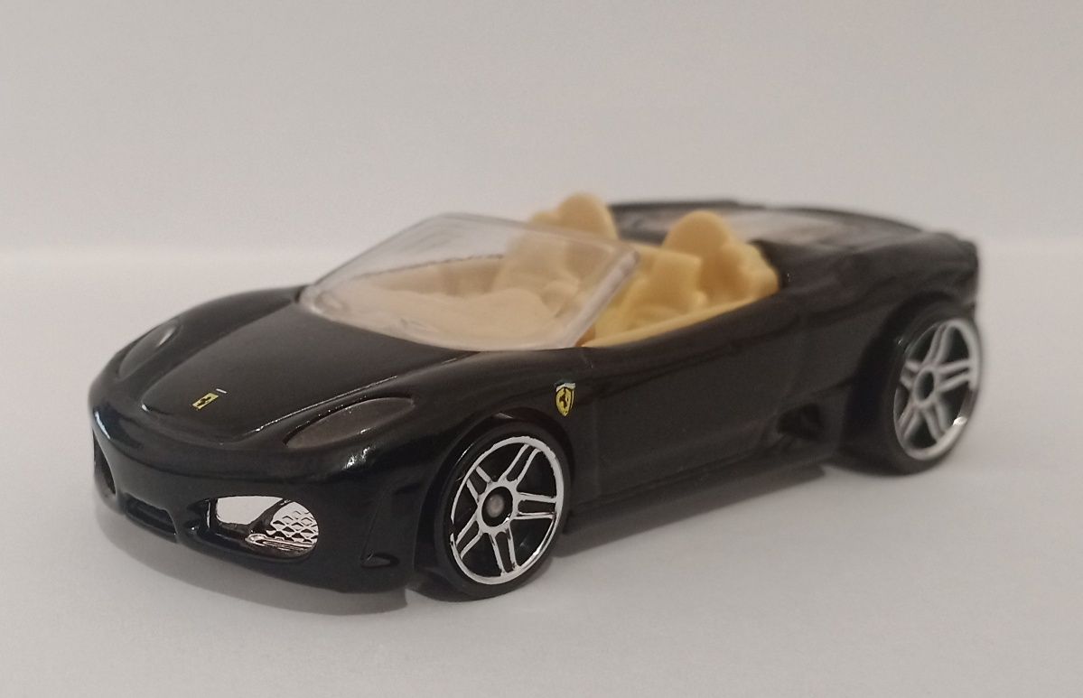 Ferrari F430 Spider x 2. Hot Wheels 1:64 + Pininfarina Battista 1:64