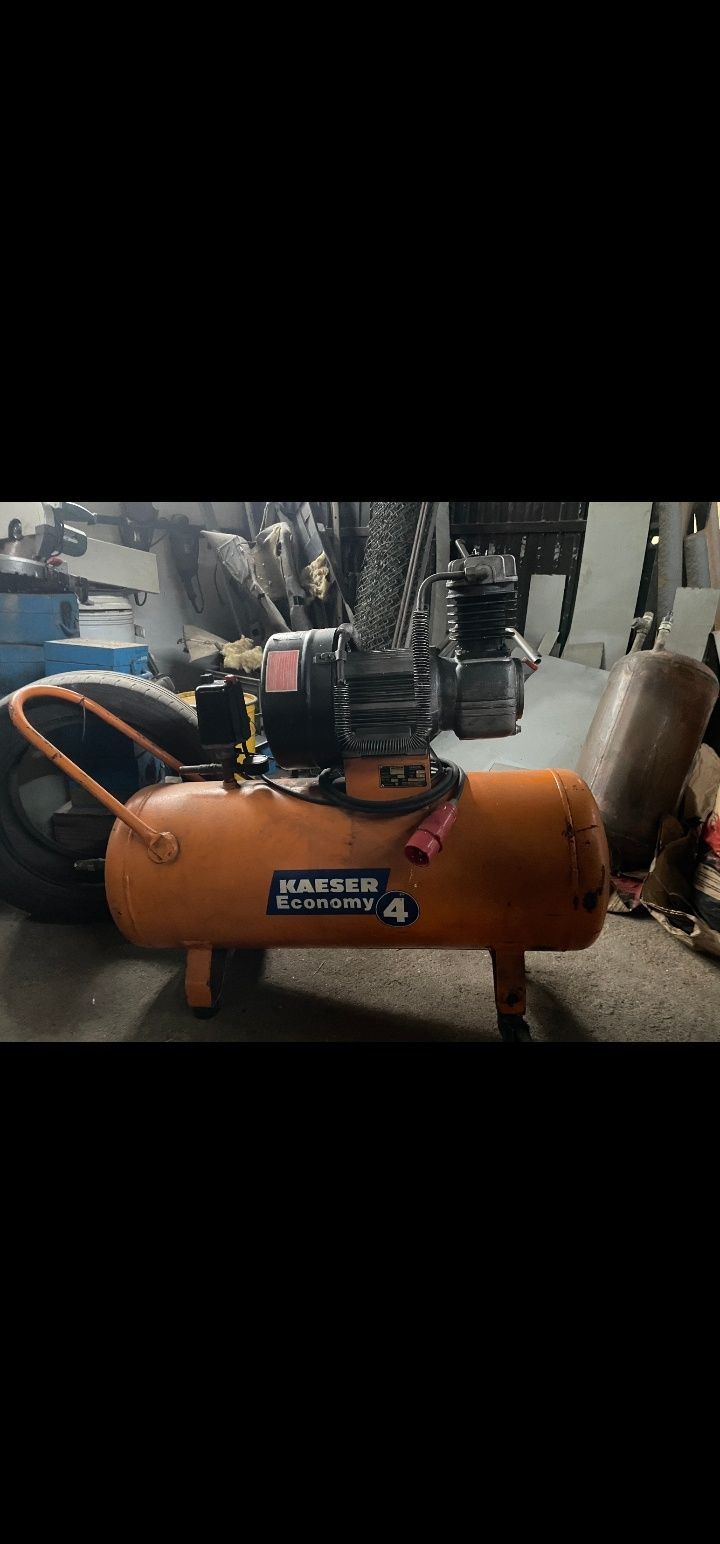 Compressor 100litros marca kaeser economy 4 trifásico,  melhor marca d