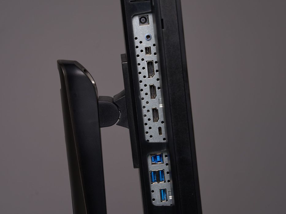 Monitor Viewsonic 27” - 4K - 100%Adobe RGB para fotografia e video