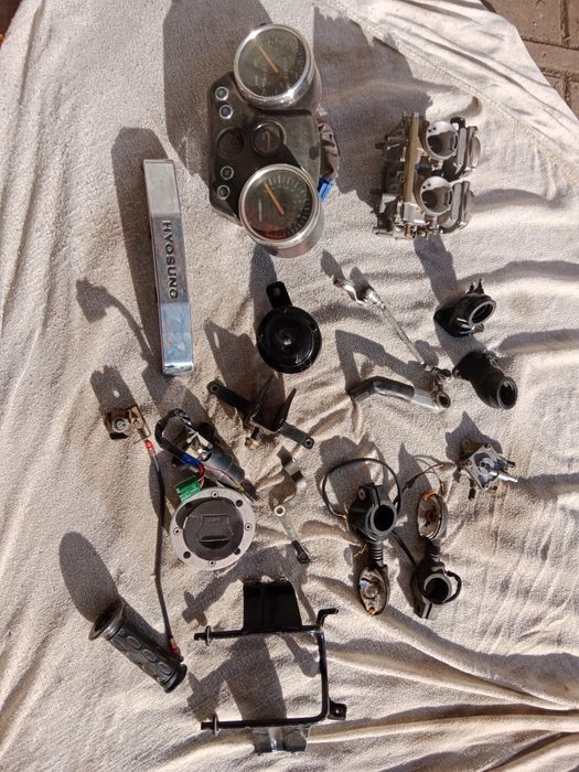 Hyosung GT 125, gt125r, gt650 części.