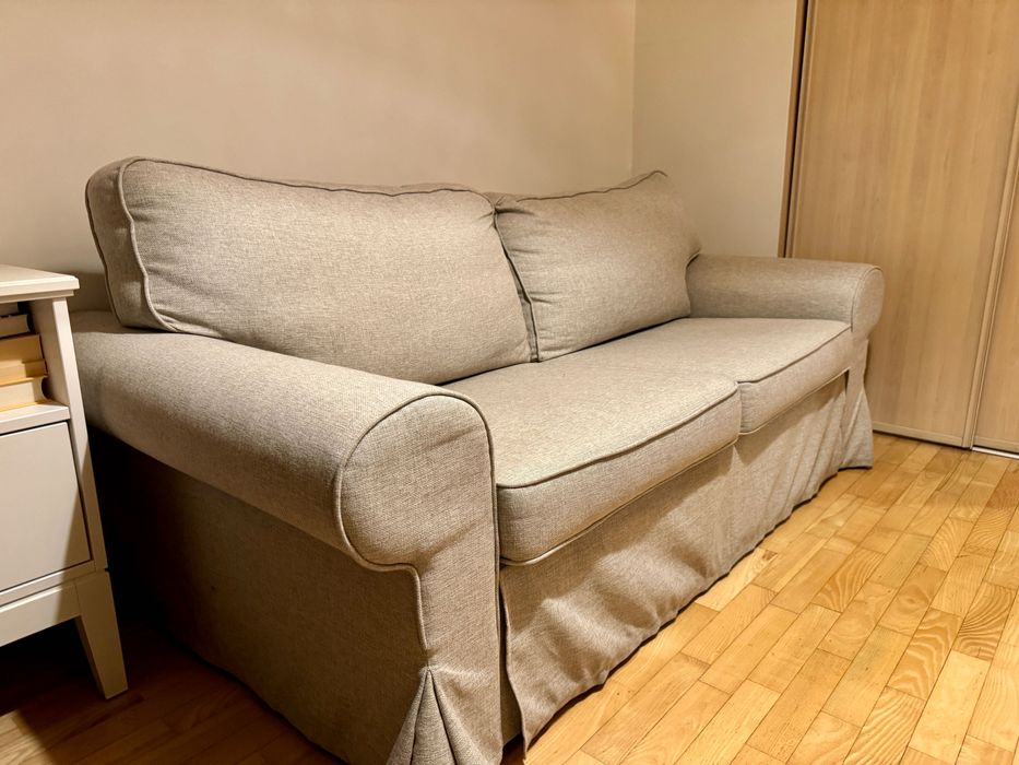 Sprzedam dwuosobową, mało używaną sofę EKTORP z funkcją spania.