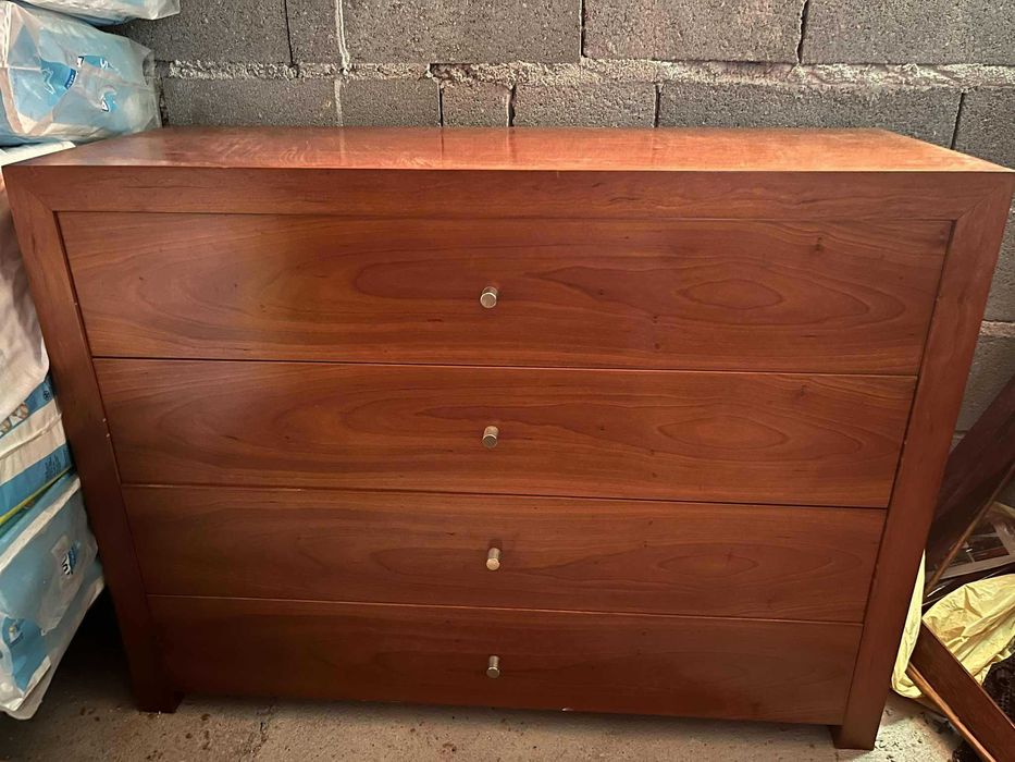 Aparador com mesa extensível com 4 cadeiras