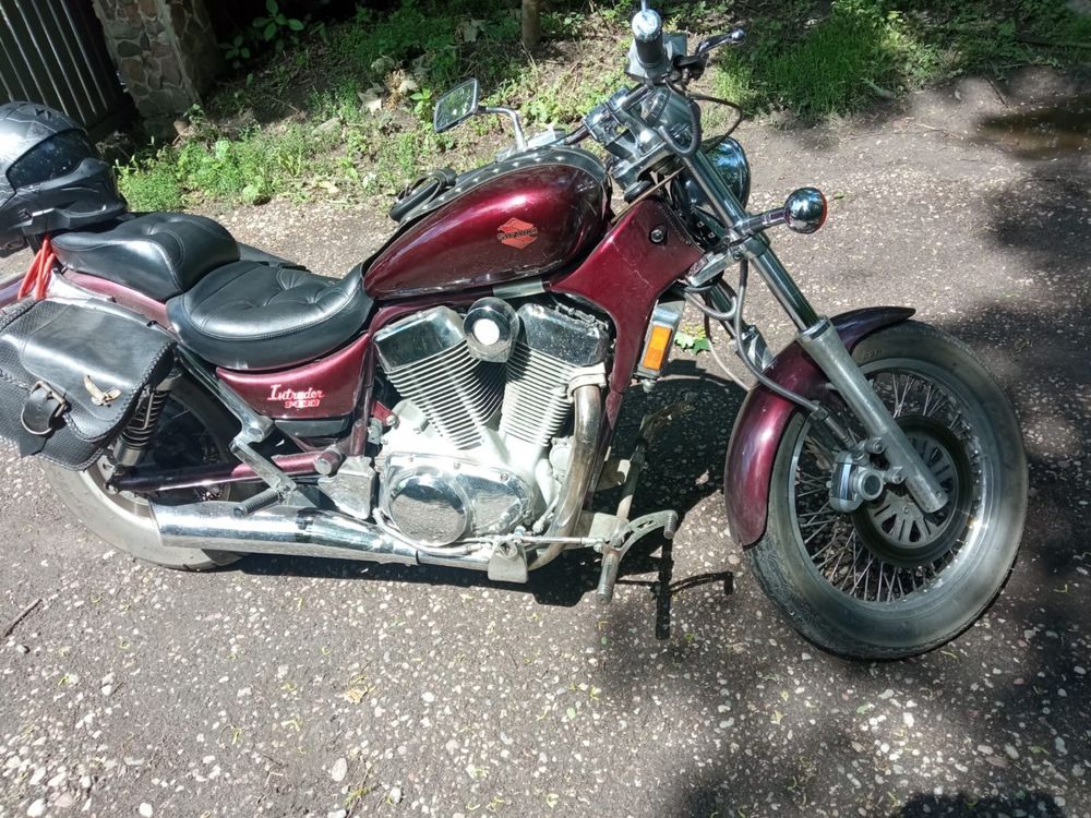 Suzuki Intruder 1400 kurtka kask