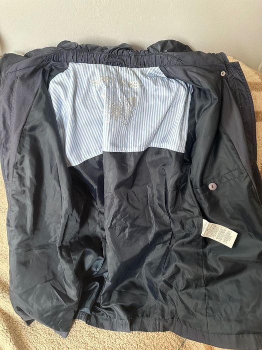 Granatowa wiosenna kurtka. Na pomoc kotom bezdomnym.